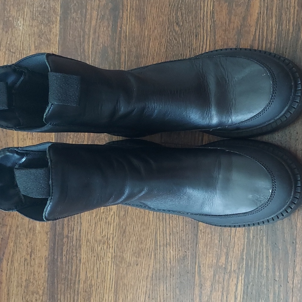 Black leather Calla boots